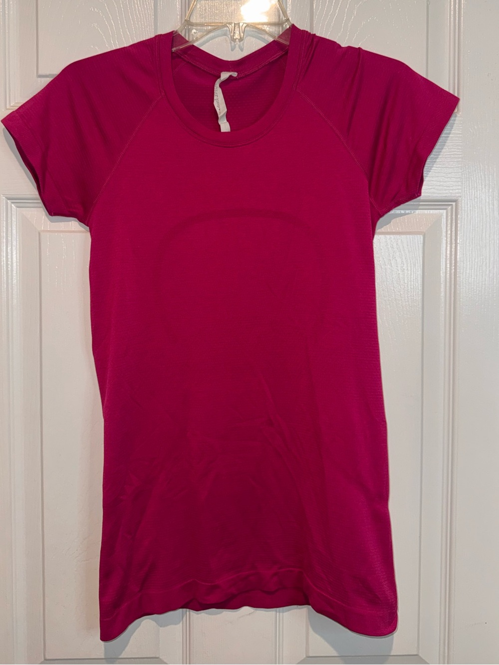 lululemon athletica Magenta Swiftly Tech Tee. Size 6